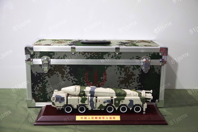 東風(fēng)21C導(dǎo)彈車(chē)模型精包裝