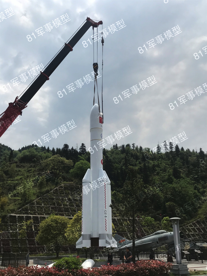 長征五號系列運(yùn)載火箭模型的制作安裝過程之現(xiàn)場吊裝安裝